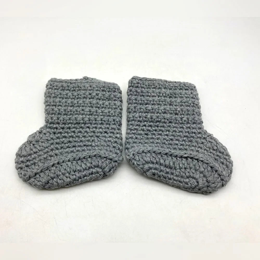 NWT Melondipity Grey Sugar Bear Hat and Booties 0-3monts